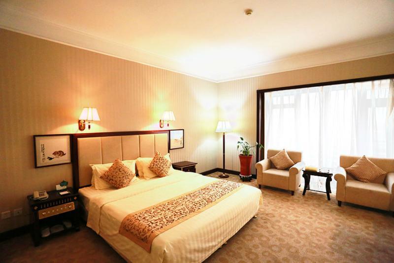 Hotel Wangfujing 4*