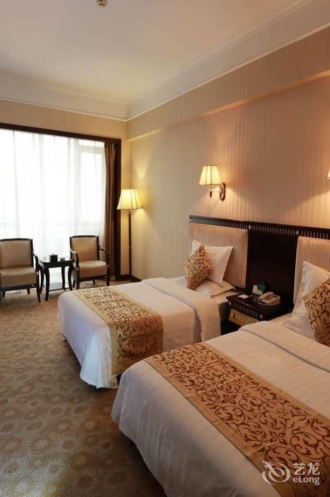 Wangfujing Hotel 4*